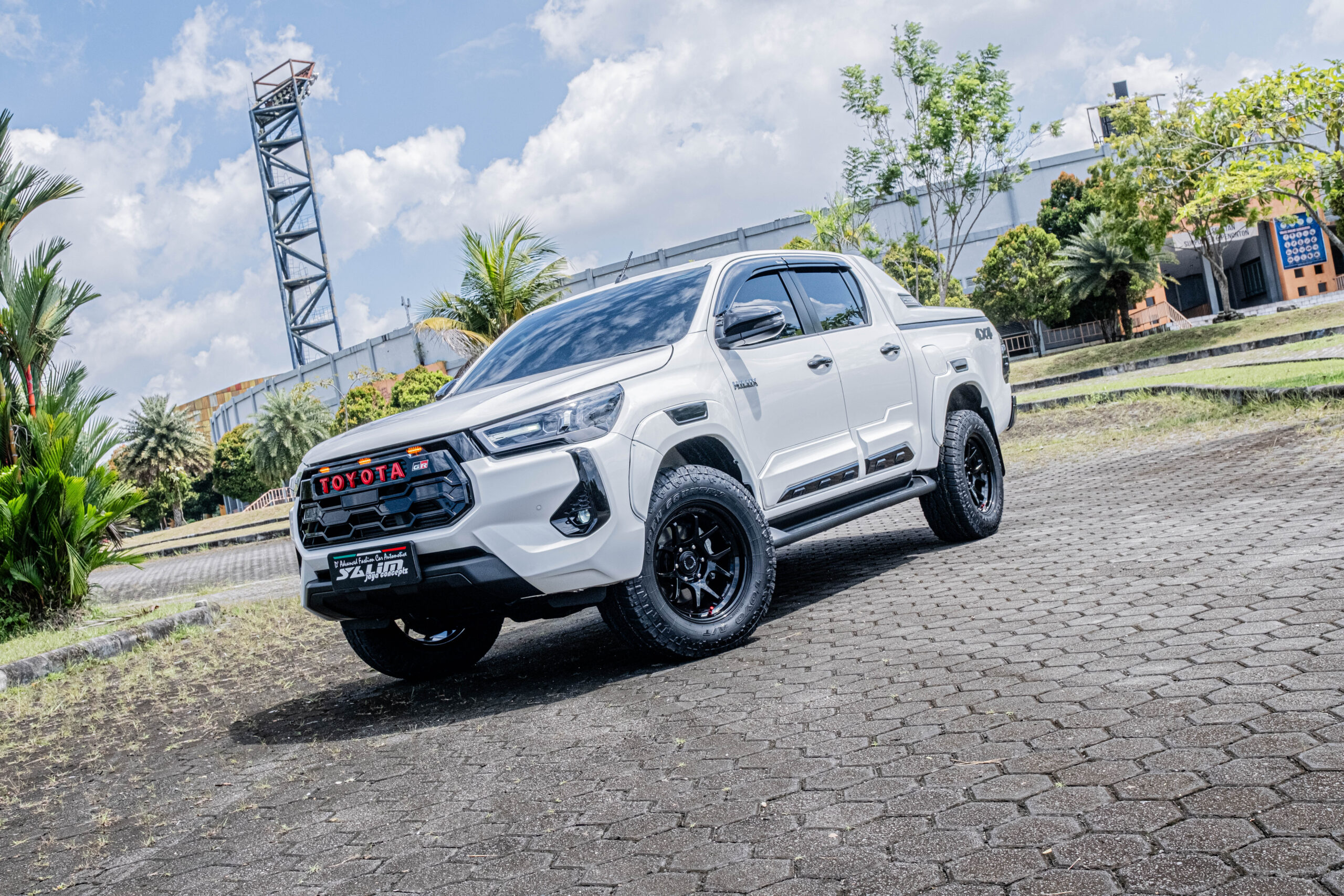📸___HILUX-V 🔴_____THE WHITE__BEAR MODS…🔥🔥🔥 📸___HILUX-V 🔴_____THE WHITE__BEAR MODS...🔥🔥🔥